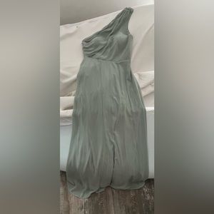 Worn once. Beautiful and comfortable one shoulder dress.